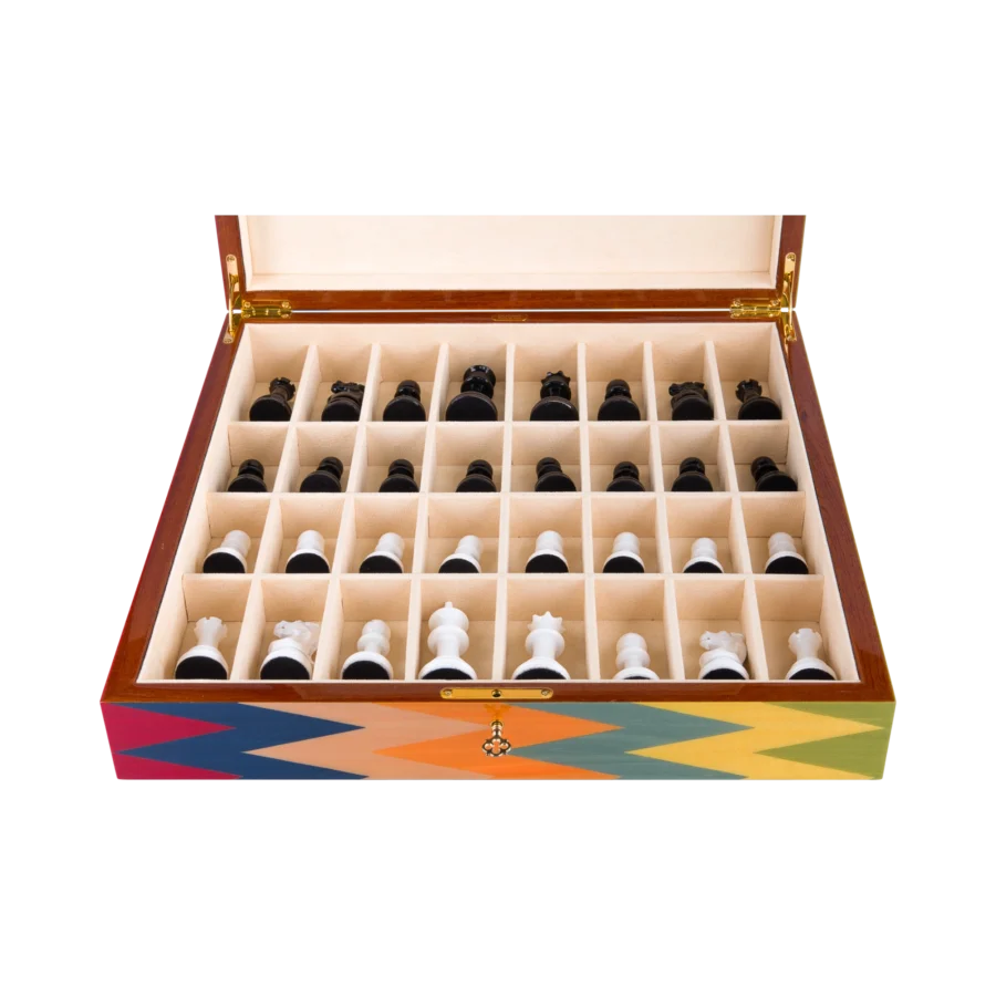 Detail of the Zag chess box, zigzag inlay cut piece by piece